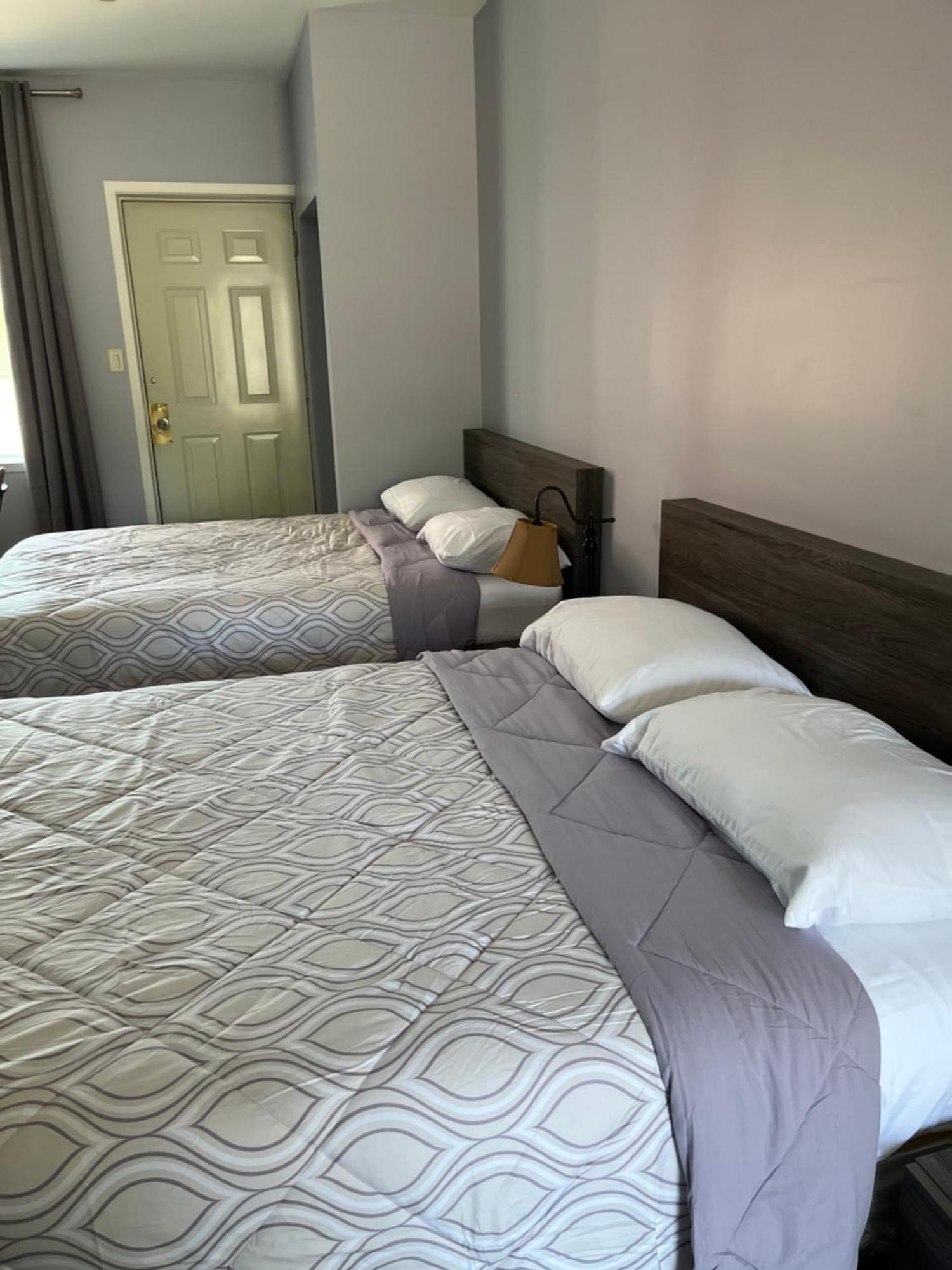 Motel La Siesta De Gascon แตร์บอนน์ ภายนอก รูปภาพ