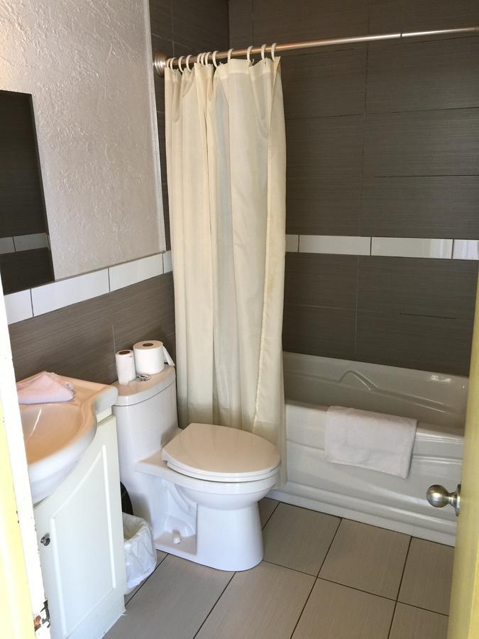 Motel La Siesta De Gascon แตร์บอนน์ ภายนอก รูปภาพ