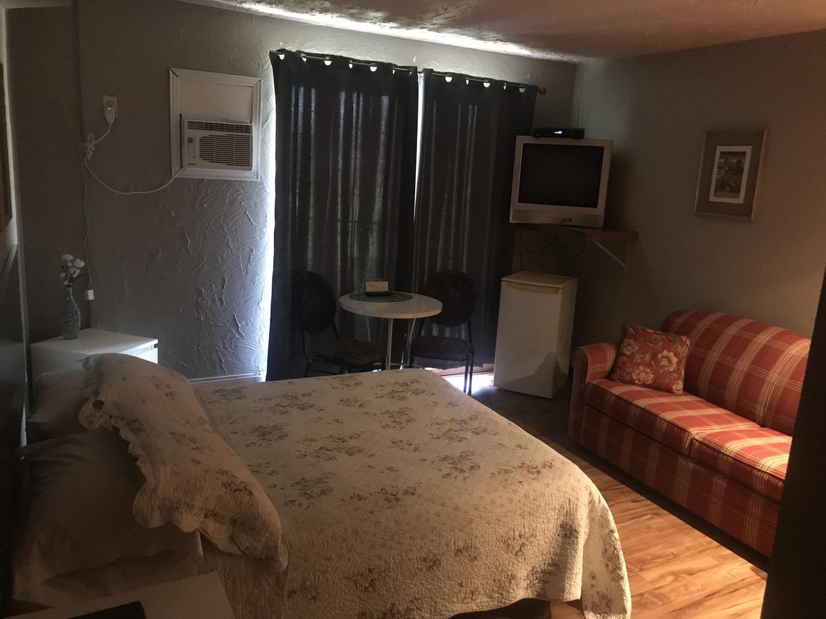 Motel La Siesta De Gascon แตร์บอนน์ ภายนอก รูปภาพ