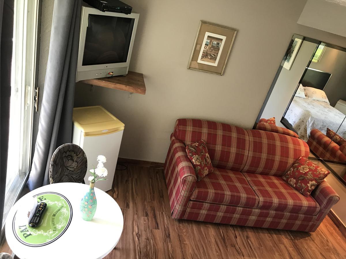 Motel La Siesta De Gascon แตร์บอนน์ ภายนอก รูปภาพ