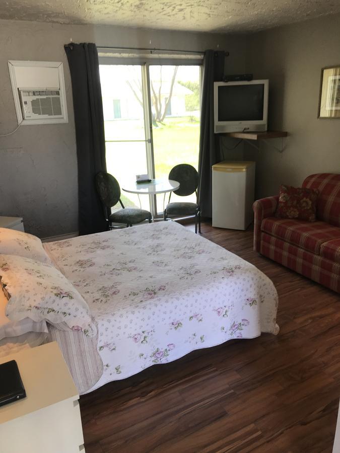 Motel La Siesta De Gascon แตร์บอนน์ ภายนอก รูปภาพ